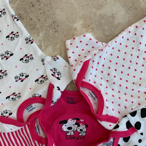* NWOT * GERBER Newborn Onesies - Picture 4 of 7